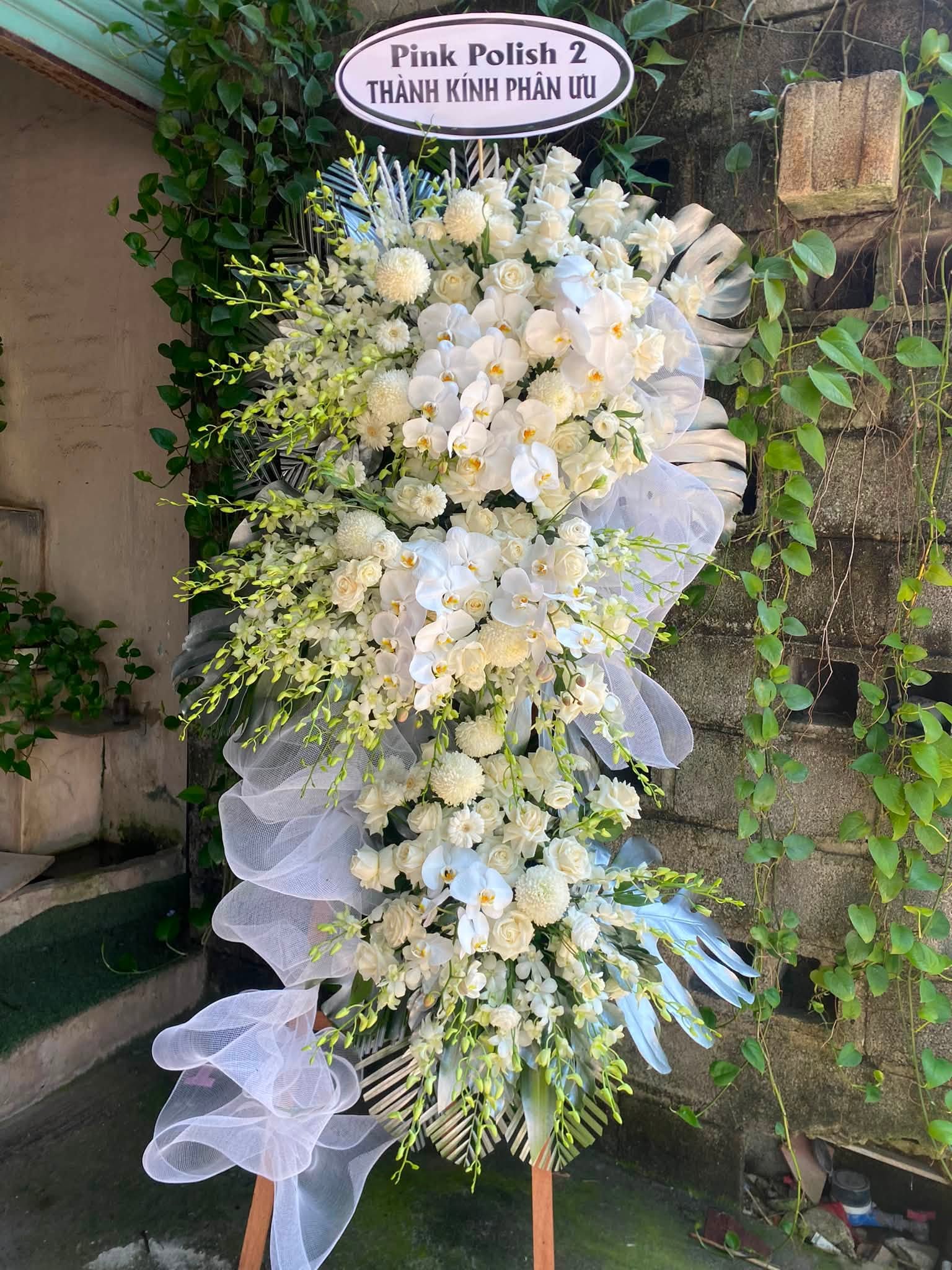 Hv 15 Vòng Hoa Viếng Đầy Trang Nghiêm
